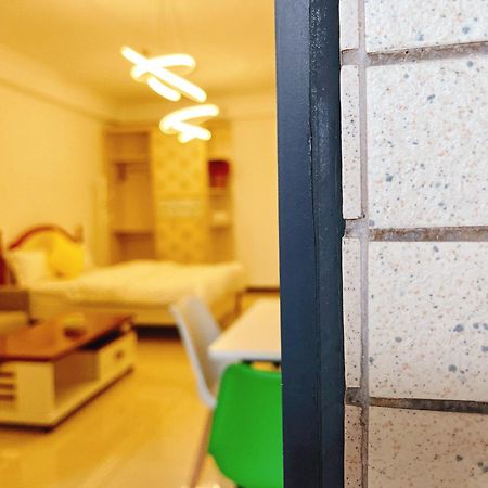 Yoyo Youth Apartment Гуанчжоу Екстер'єр фото