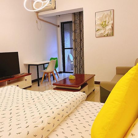 Yoyo Youth Apartment Гуанчжоу Екстер'єр фото