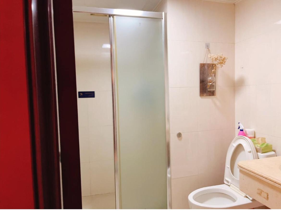 Yoyo Youth Apartment Гуанчжоу Екстер'єр фото