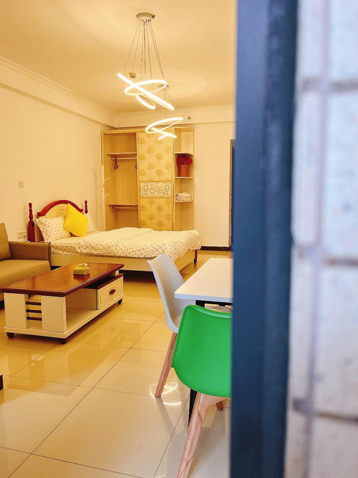 Yoyo Youth Apartment Гуанчжоу Екстер'єр фото
